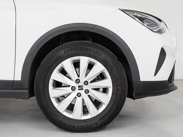 Renting SEAT Arona 1.0 TSI Style Special Edition 85 kW (115 CV) Ocasión