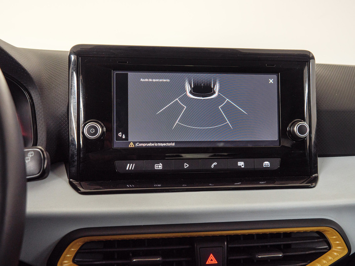 Renting SEAT Arona 1.0 TSI Style Special Edition 85 kW (115 CV) Ocasión 3