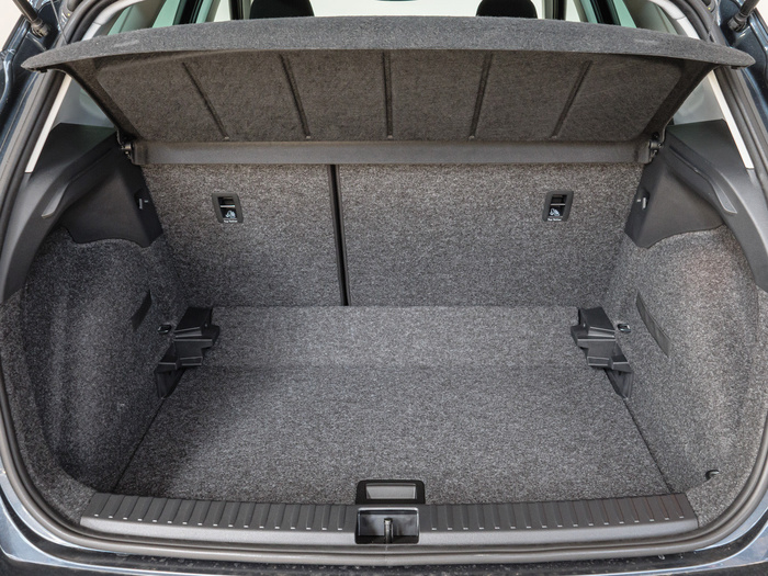 Renting SEAT Arona 1.0 TSI Style Special Edition 85 kW (115 CV) Ocasión 4