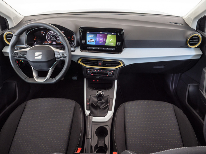 Renting SEAT Arona 1.0 TSI Style Special Edition 85 kW (115 CV) Ocasión 5