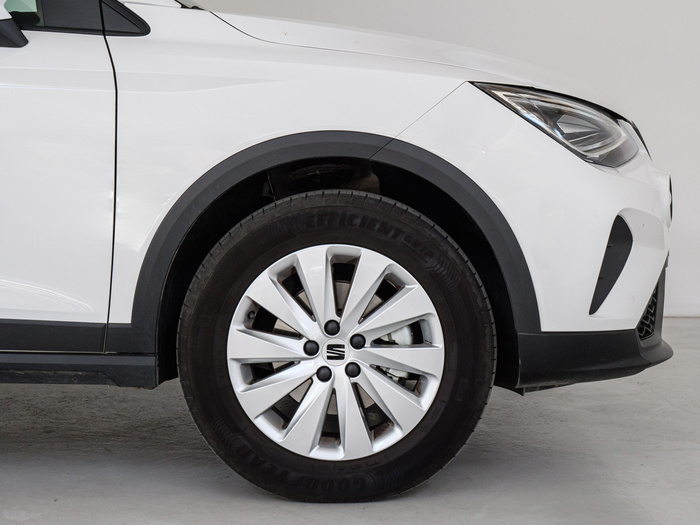 Renting SEAT Arona 1.0 TSI Style Special Edition 85 kW (115 CV) Ocasión 8