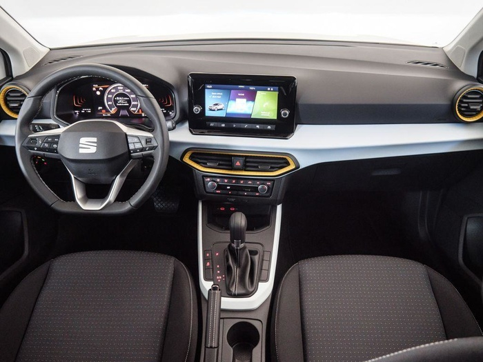 Renting SEAT Arona 1.0 TSI Style Special Edition DSG 85 kW (115 CV) Ocasión 3