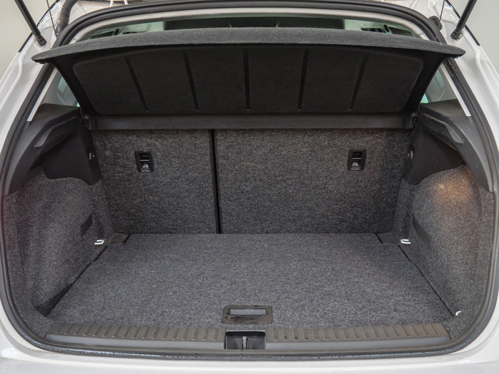 Renting SEAT Arona 1.0 TSI Style XM 85 kW (115 CV) Ocasión 2