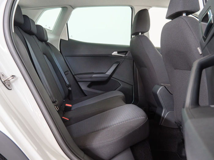 Renting SEAT Arona 1.0 TSI Style XM DSG 85 kW (115 CV) Ocasión