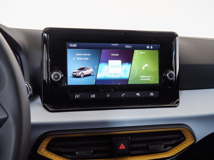 Renting SEAT Arona 1.0 TSI Style XM DSG 85 kW (115 CV) Ocasión
