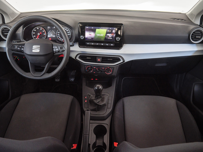 Renting SEAT Ibiza 1.0 MPI Reference Plus 59 kW (80 CV) Ocasión