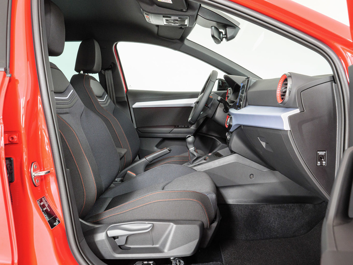 Renting SEAT Ibiza 1.0 TSI FR Plus 81 kW (110 CV) Ocasión