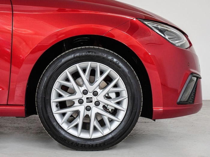 Renting SEAT Ibiza 1.0 TSI FR Salta 85 kW (115 CV) Ocasión