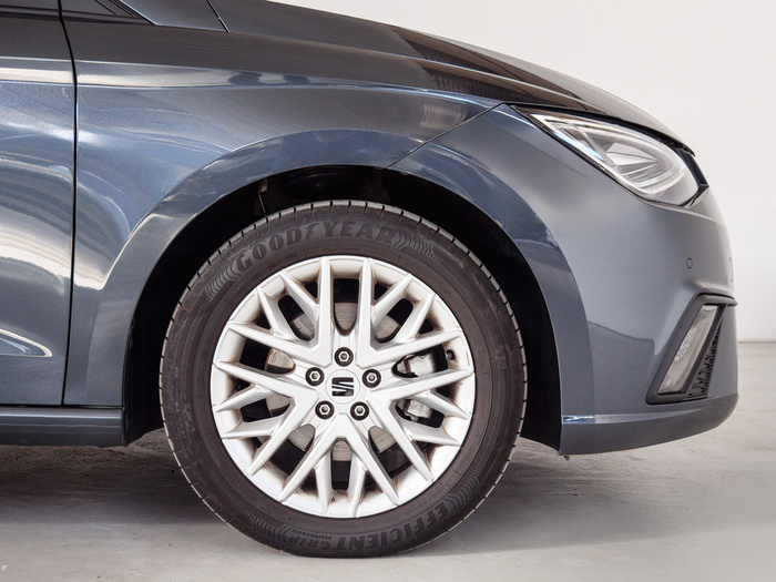 Renting SEAT Ibiza 1.0 TSI FR Salta 85 kW (115 CV) Ocasión 3