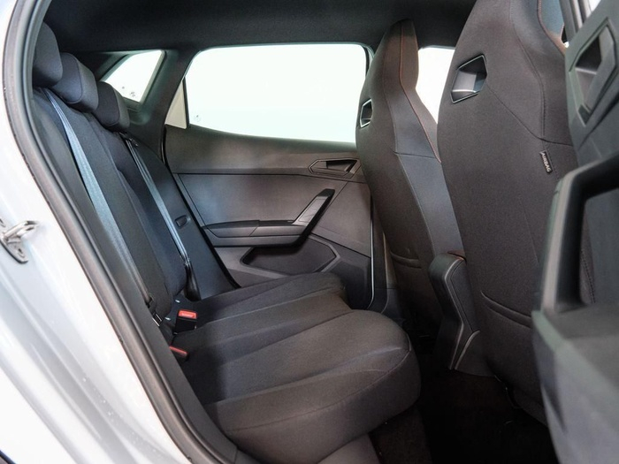 Renting SEAT Ibiza 1.0 TSI FR Salta 85 kW (115 CV) Ocasión 6