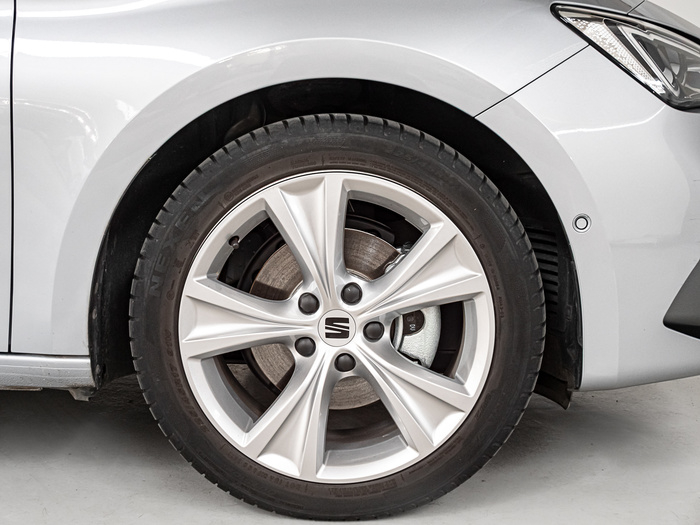 Renting SEAT León 1.5 TSI S&S FR XL 96 kW (130 CV) Ocasión