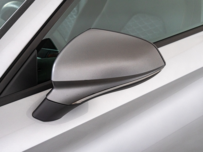 Renting SEAT León 1.5 TSI S&S FR XL 96 kW (130 CV) Ocasión