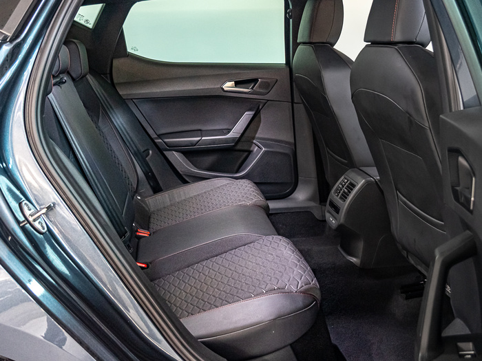 Renting SEAT León 1.5 TSI S&S FR XL 96 kW (130 CV) Ocasión 1