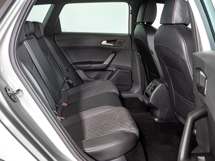 Renting SEAT León ST 1.5 TSI S&S FR Special Edition 110 kW (150 CV) Ocasión