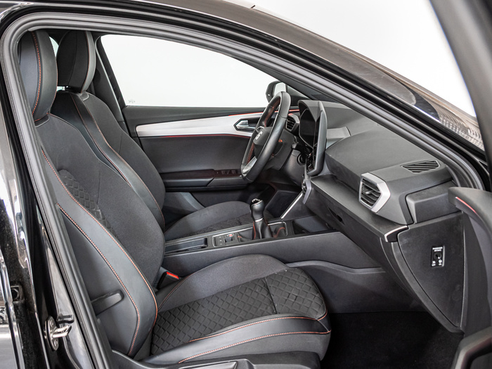 Renting SEAT León ST 1.5 TSI S&S FR Special Edition 110 kW (150 CV) Ocasión 1