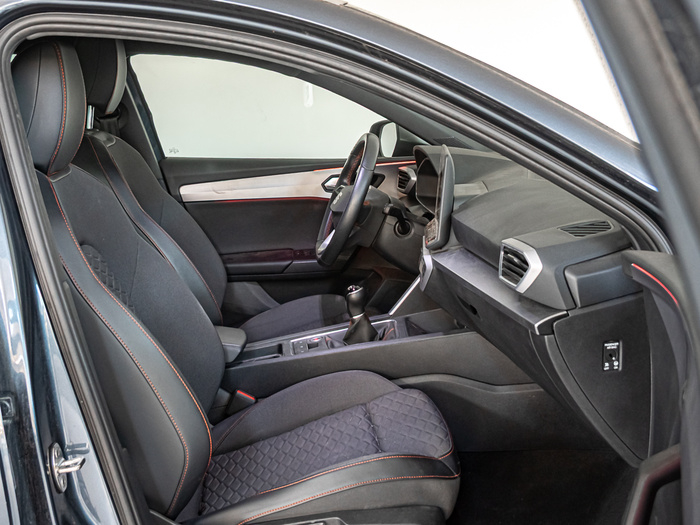 Renting SEAT León ST 1.5 TSI S&S FR Special Edition 110 kW (150 CV) Ocasión 2