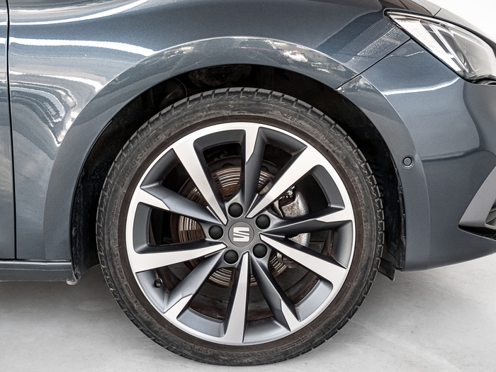 Renting SEAT León ST 1.5 TSI S&S FR Special Edition 110 kW (150 CV) Ocasión 2