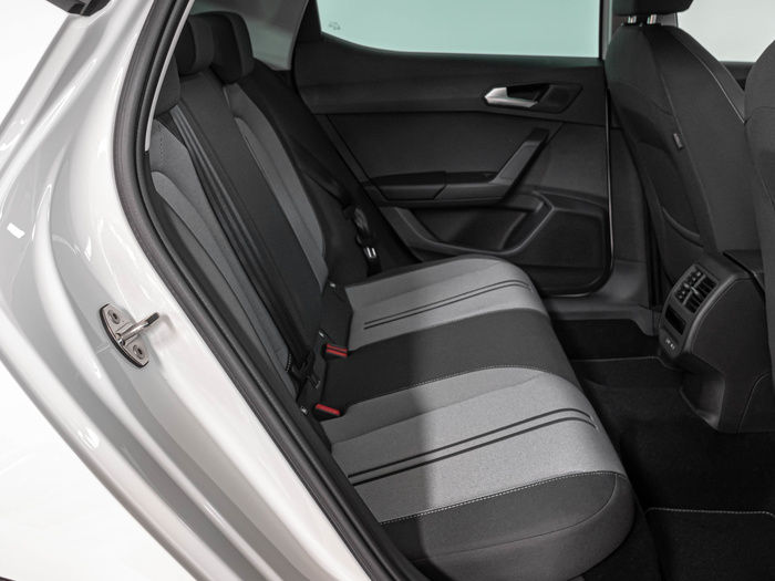 Renting SEAT León ST 1.5 TSI S&S Style Go 96 kW (130 CV) Ocasión