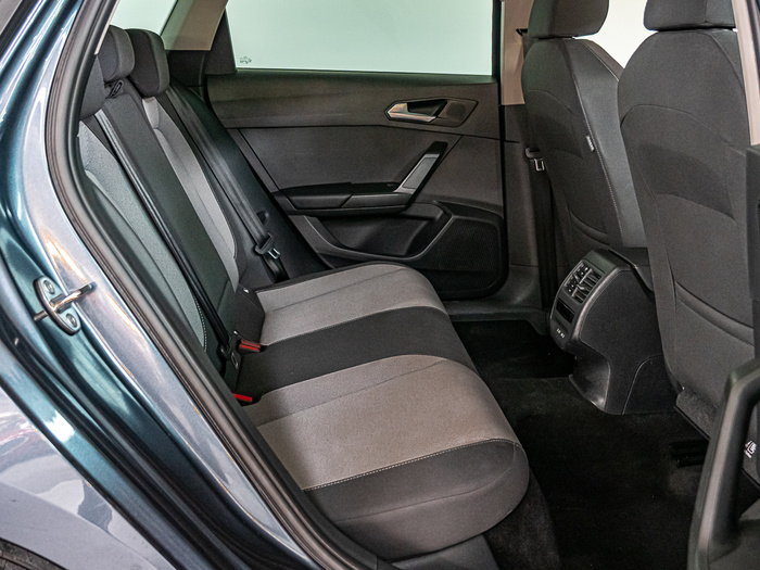 Renting SEAT León ST 1.5 TSI Style 25 Aniversario 85 kW (116 CV) Ocasión 3