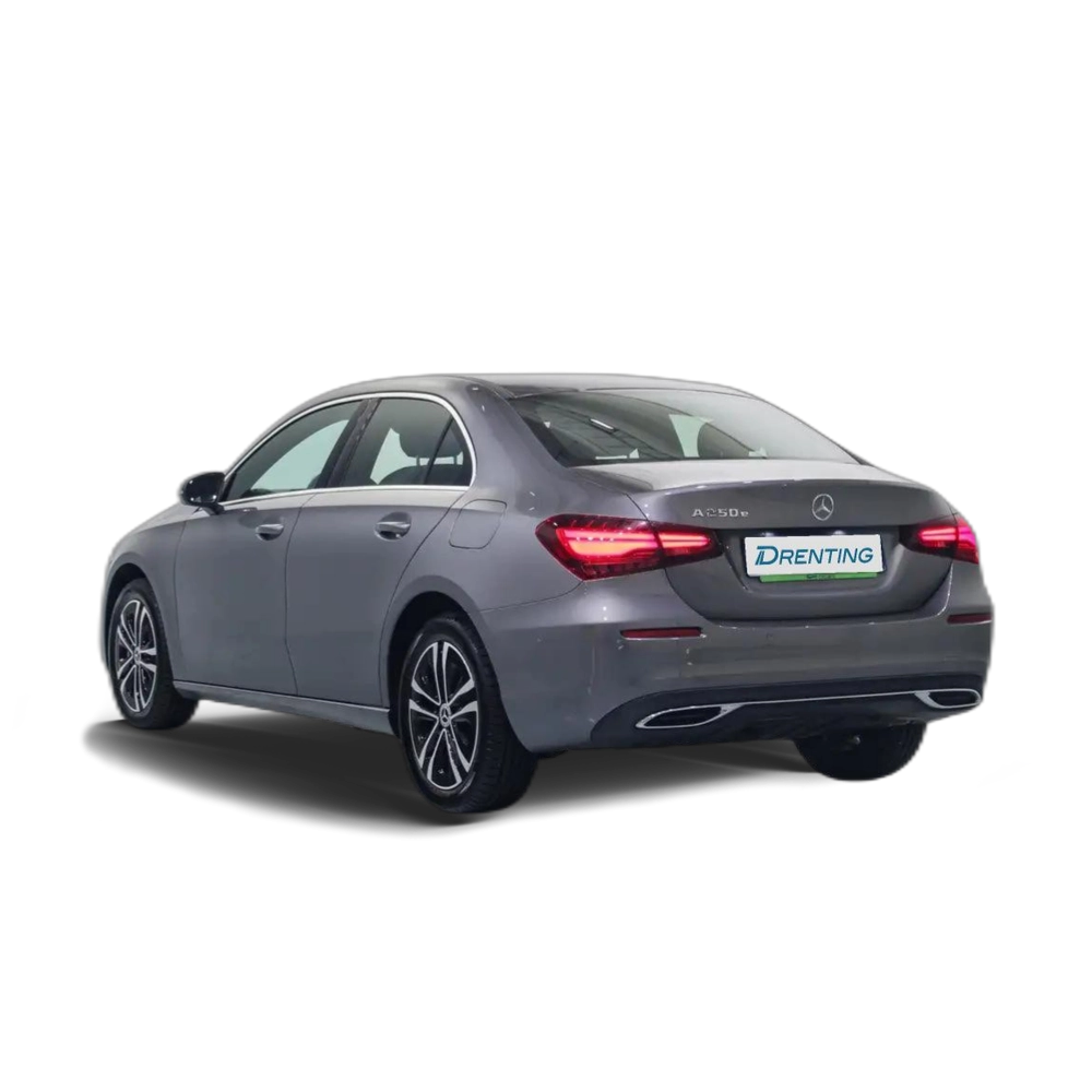 Mercedes-Benz A 200 Sedán 7G-DCT Gris 1