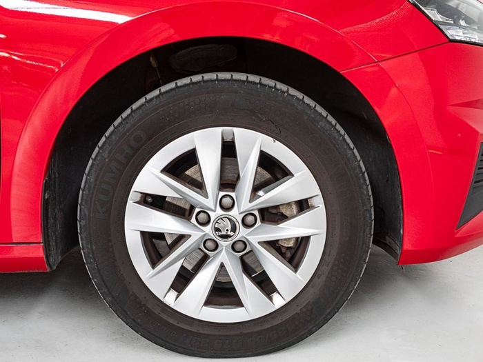 Renting Skoda Fabia 1.0 TSI Ambition 81 kW (110 CV) Ocasión