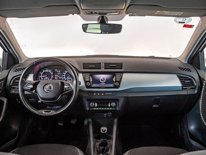 Renting Skoda Fabia Combi 1.0 TSI Ambition 70 kW (95 CV) Ocasión
