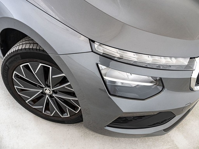 Renting Skoda Kamiq 1.0 TSI Design DSG 85 kW (115 CV) Ocasión