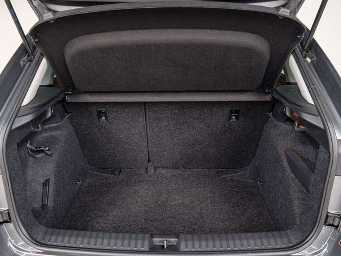 Renting Skoda Kamiq 1.0 TSI Montecarlo DSG 85 kW (115 CV) Ocasión