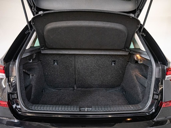 Renting Skoda Kamiq 1.0 TSI Selection DSG 85 kW (115 CV) Ocasión 1