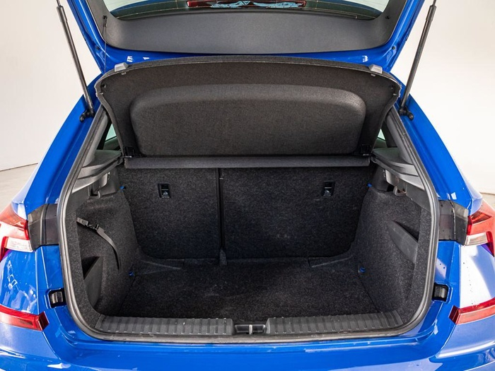 Renting Skoda Kamiq 1.5 TSI Design DSG 110 kW (150 CV) Ocasión