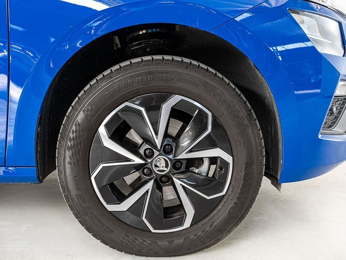 Renting Skoda Kamiq 1.5 TSI Design DSG 110 kW (150 CV) Ocasión