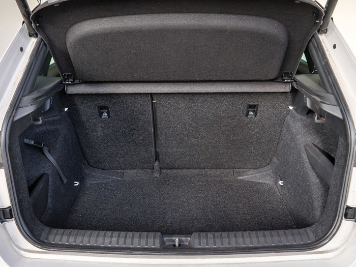Renting Skoda Kamiq 1.5 TSI Monte Carlo DSG 110 kW (150 CV) Ocasión