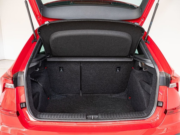 Renting Skoda Kamiq 1.5 TSI Monte Carlo DSG 110 kW (150 CV) Ocasión 1