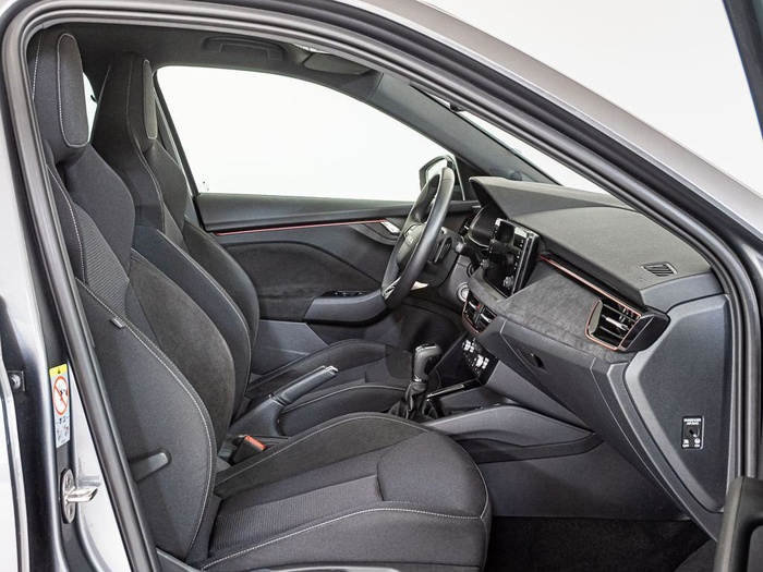 Renting Skoda Kamiq 1.5 TSI Selection DSG 110 kW (150 CV) Ocasión