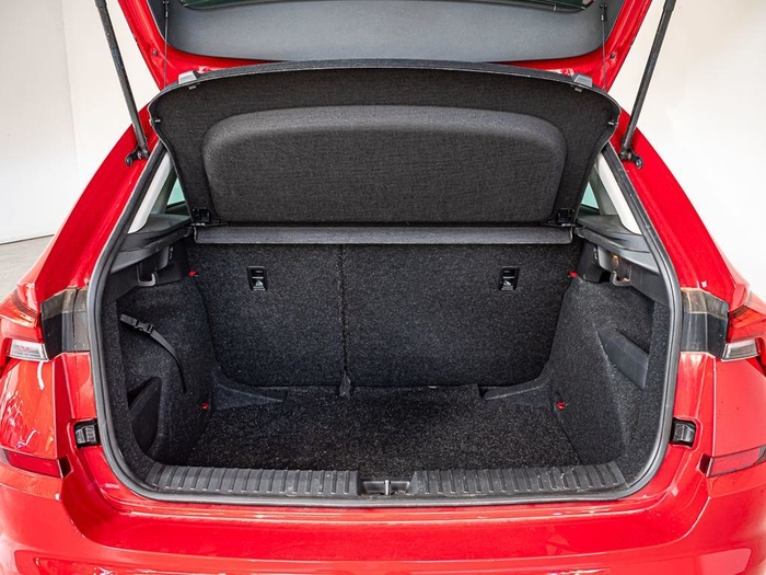 Renting Skoda Kamiq 1.5 TSI Style DSG 110 kW (150 CV) Ocasión