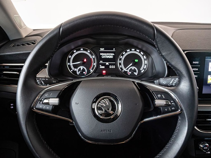 Renting Skoda Kamiq 1.5 TSI Style DSG 110 kW (150 CV) Ocasión