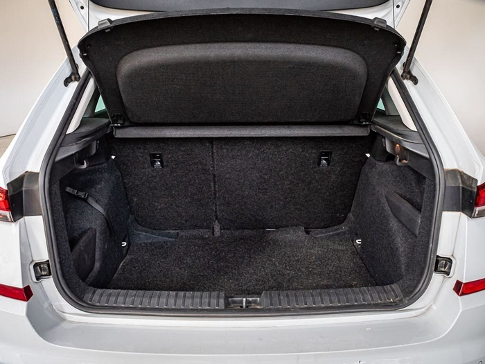 Renting Skoda Kamiq 1.5 TSI Style DSG 110 kW (150 CV) Ocasión 1