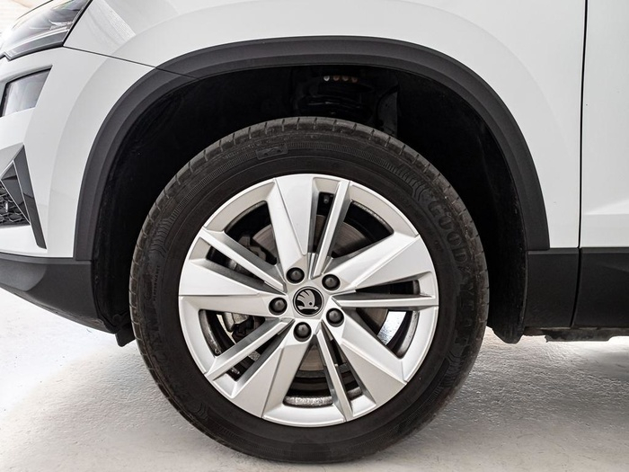 Renting Skoda Karoq 1.5 TSI ACT Selection DSG 110 kW (150 CV) Ocasión