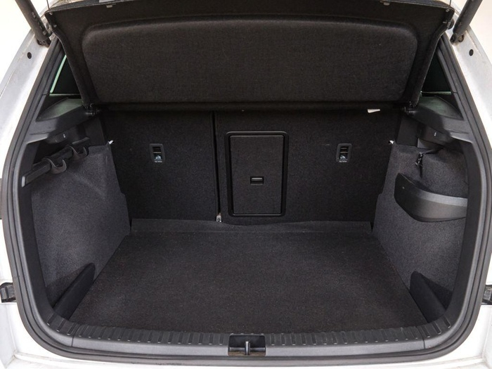 Renting Skoda Karoq 1.5 TSI ACT Sportline DSG 110 kW (150 CV) Ocasión 4