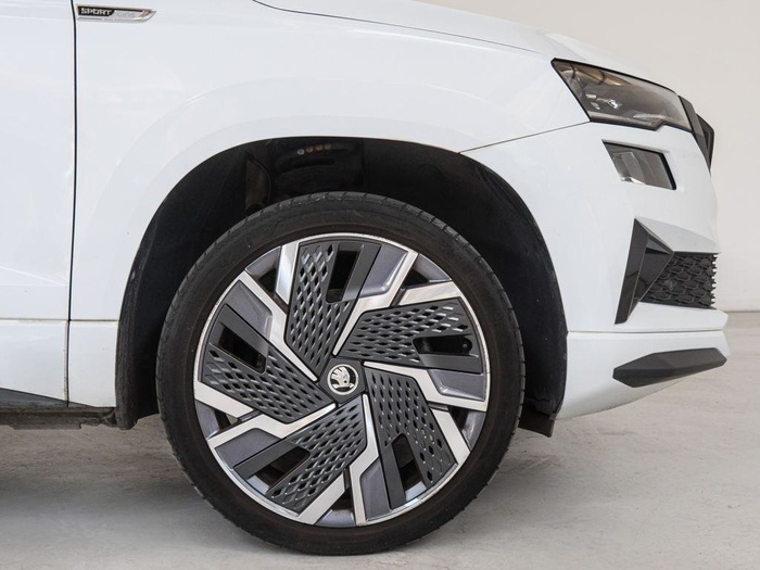 Renting Skoda Karoq 1.5 TSI ACT Sportline DSG 110 kW (150 CV) Ocasión 4