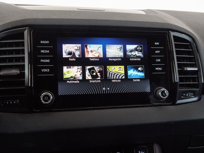 Renting Skoda Karoq 1.5 TSI ACT Sportline DSG 110 kW (150 CV) Ocasión 4