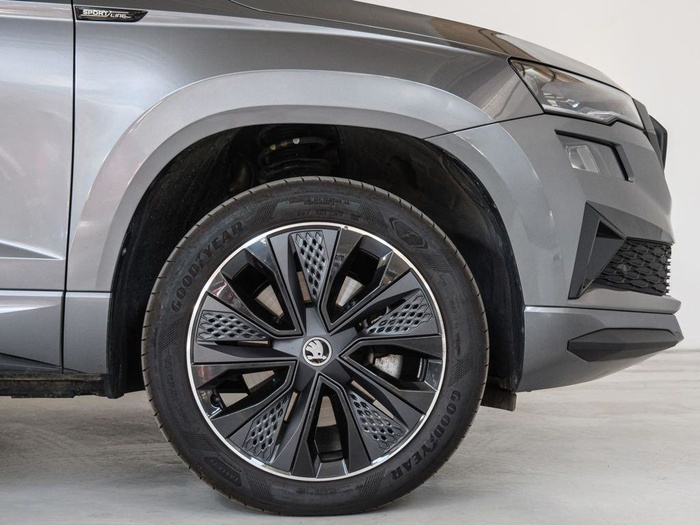 Renting Skoda Karoq 1.5 TSI ACT Sportline DSG 110 kW (150 CV) Ocasión 5