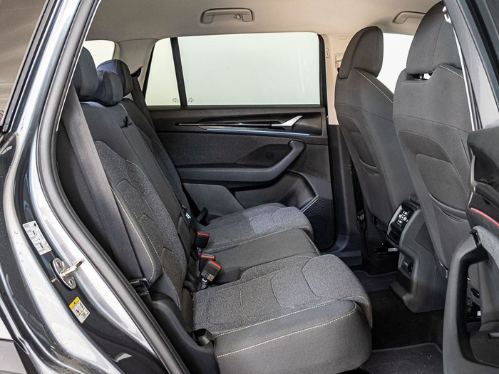 Renting Skoda Kodiaq 1.5 TSI m-HEV Selection DSG 110 kW (150 CV) Ocasión 8