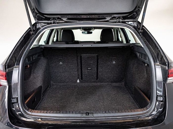 Renting Skoda Octavia Combi 2.0 TDI Ambition Plus 85 kW (115 CV) Ocasión
