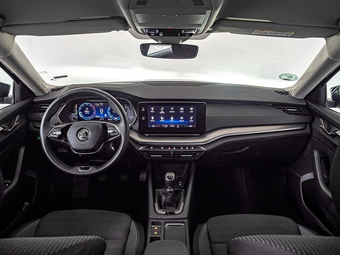 Renting Skoda Octavia Combi 2.0 TDI Ambition Plus 85 kW (115 CV) Ocasión