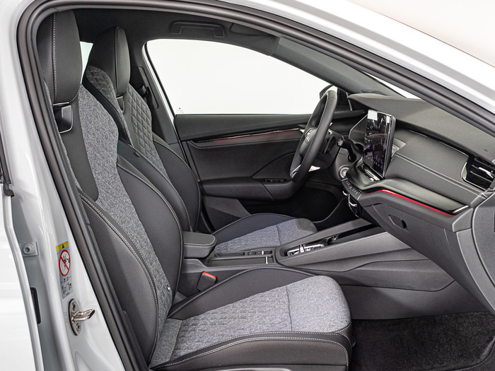 Renting Skoda Octavia Combi 2.0 TDI Sportline DSG 110 kW (150 CV) Ocasión