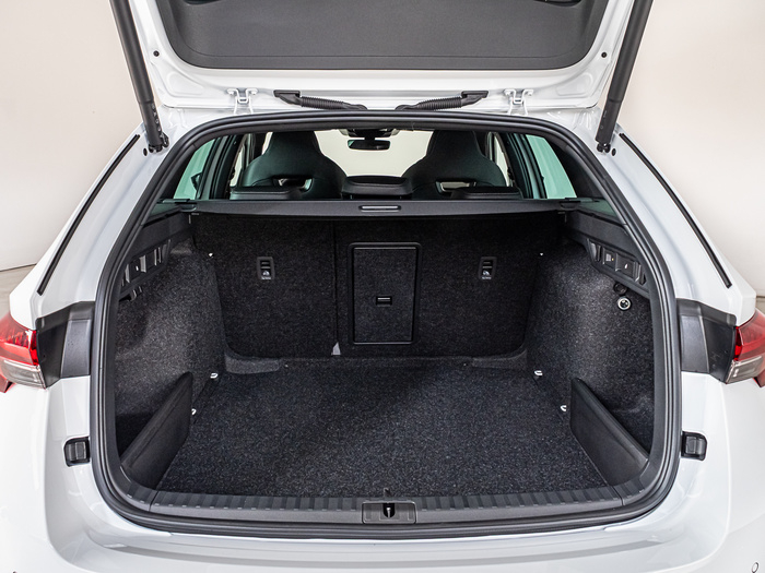 Renting Skoda Octavia Combi 2.0 TDI Sportline DSG 110 kW (150 CV) Ocasión
