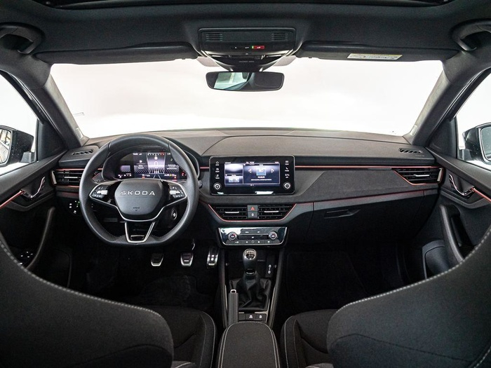 Renting Skoda Scala 1.0 TSI Design 85 kW (115 CV) Ocasión