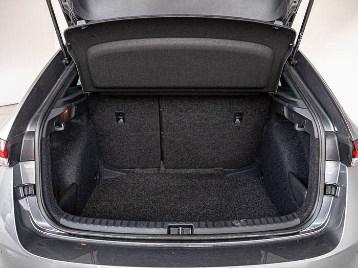 Renting Skoda Scala 1.0 TSI Design 85 kW (115 CV) Ocasión