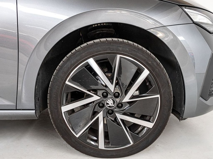 Renting Skoda Scala 1.0 TSI Design 85 kW (115 CV) Ocasión